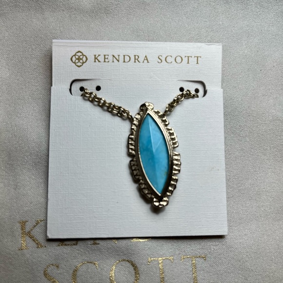 Kendra Scott Jewelry - EUC, gold and turquoise Luna vintage retired necklace 
Open to offers